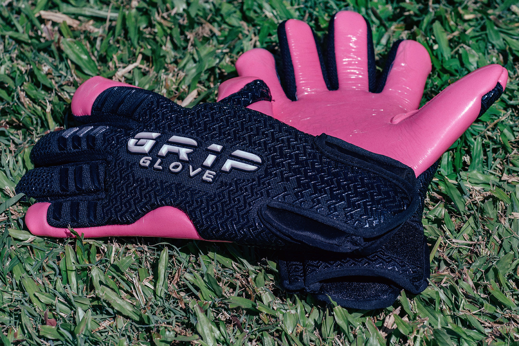 2026 GR1P Glove - Fushia